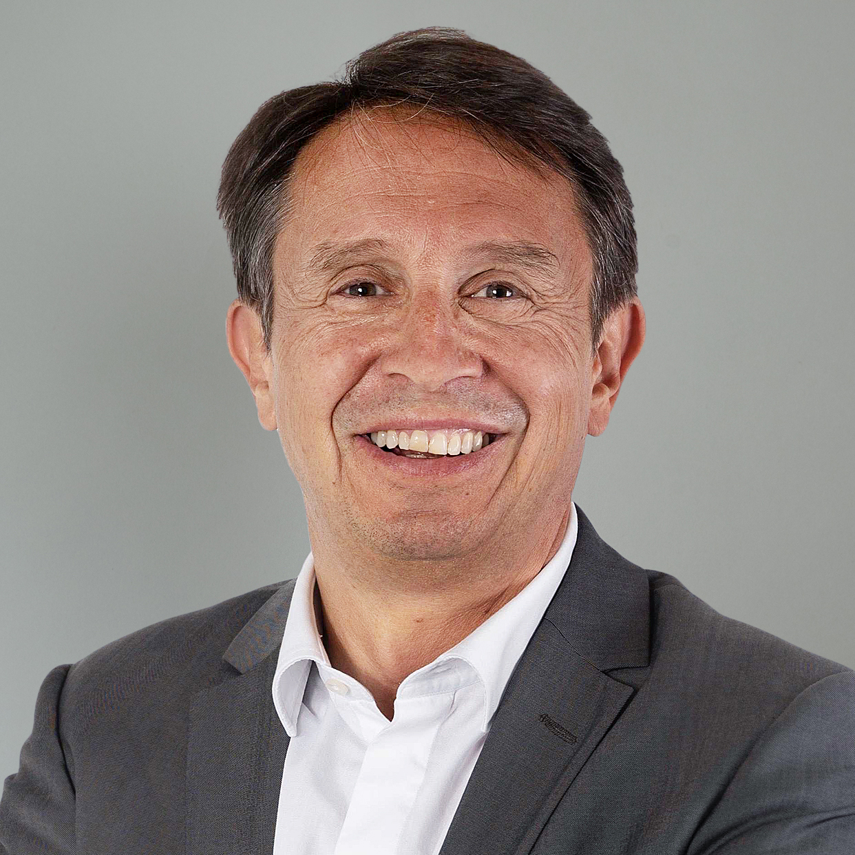 Headshot of Francesco Serra, Chief Growth Officer at MobyFly.